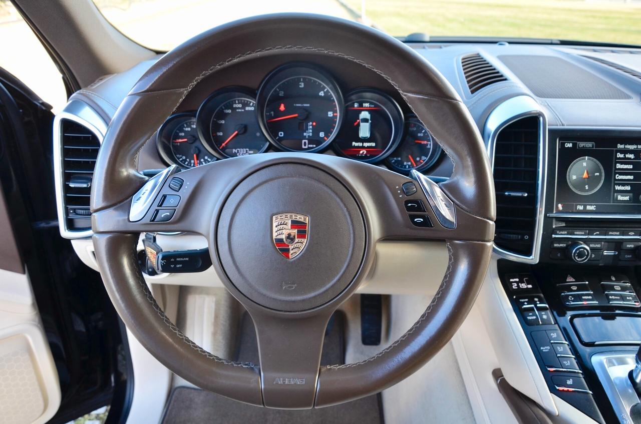 PORSCHE CAYENNE 3.0 V6 TDI 245cv TIPTRONIC, SERVICE BOOK PRESENTE, UFF ITALIANA, PELLE TOTALE, 21″, PERMUTE
