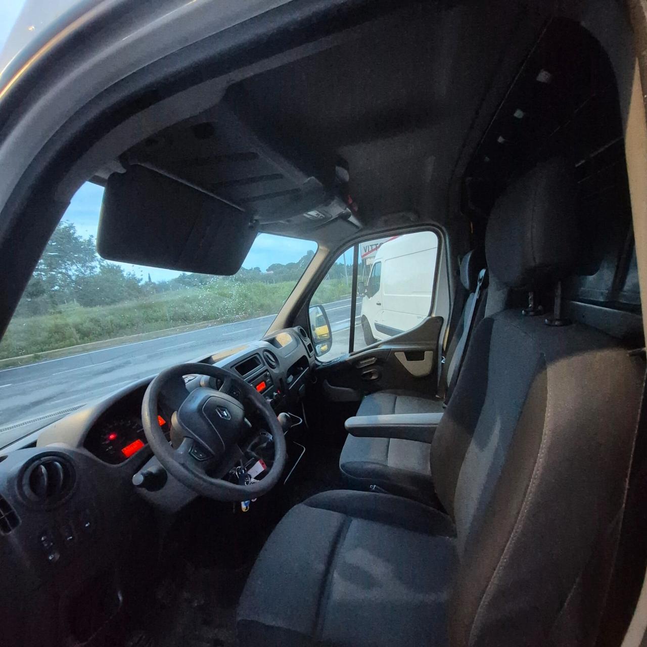 Renault master maxi