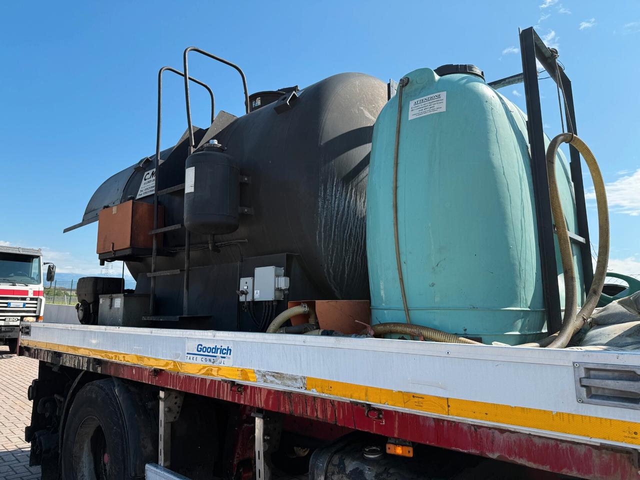 Scania P93.220 Cisterna bitume con asfaltatrice