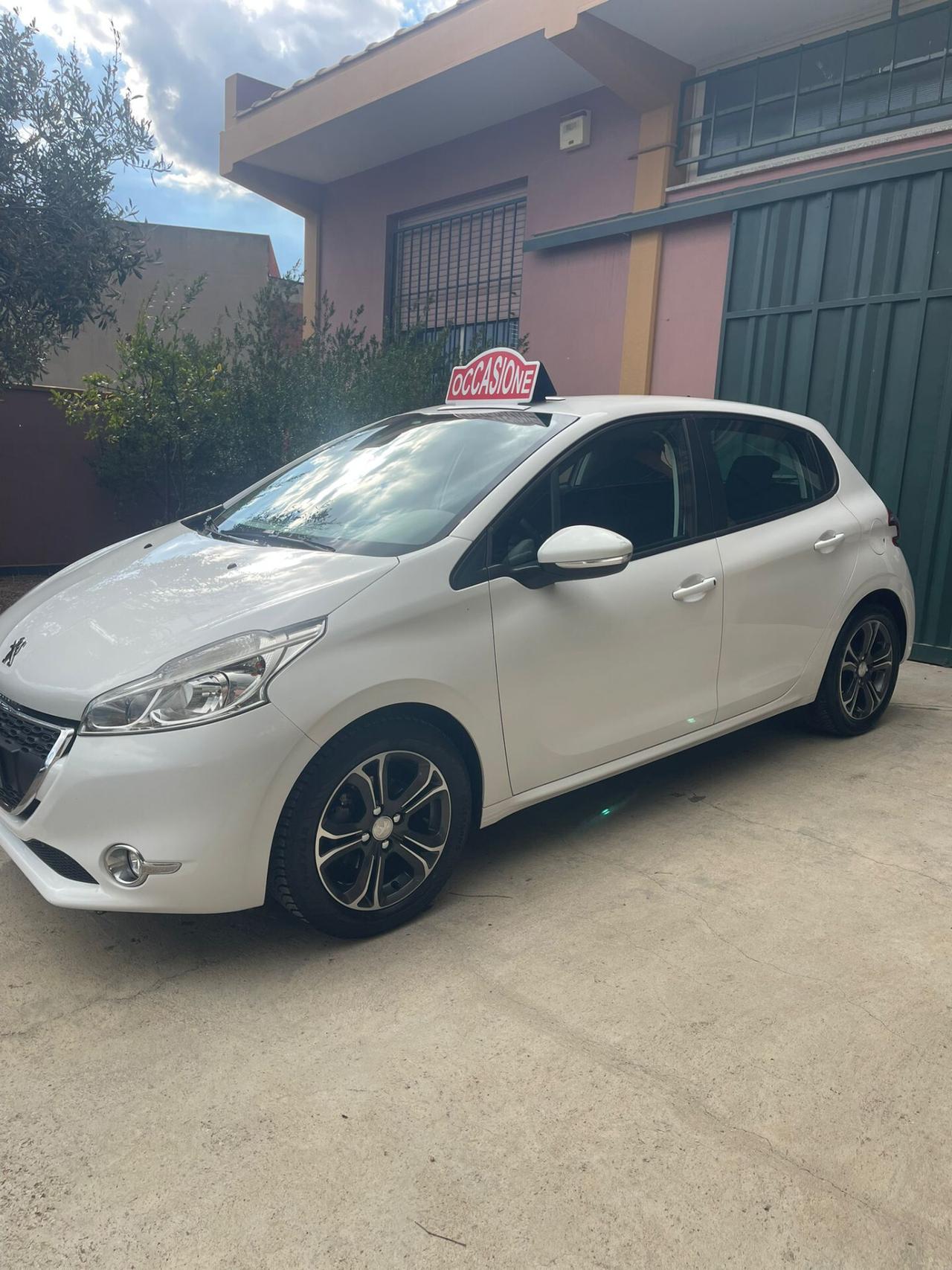 Peugeot 208 1.4 HDi 68 CV 5 porte Allure