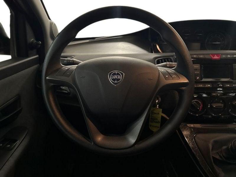 Lancia Ypsilon 1.0 firefly hybrid Silver Plus s&s 70cv