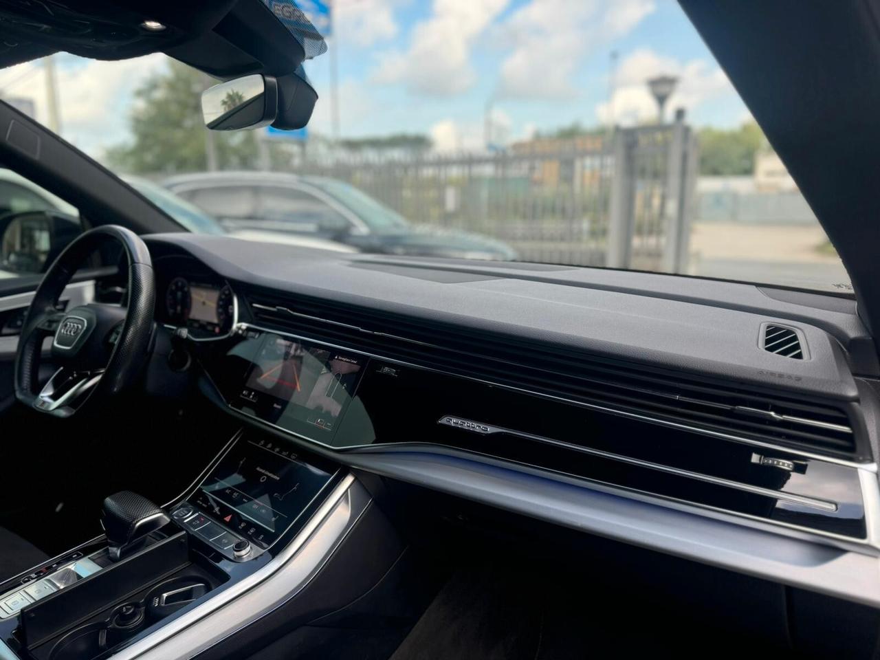 Audi Q8 50 TDI 286 CV TOTAL BLACK