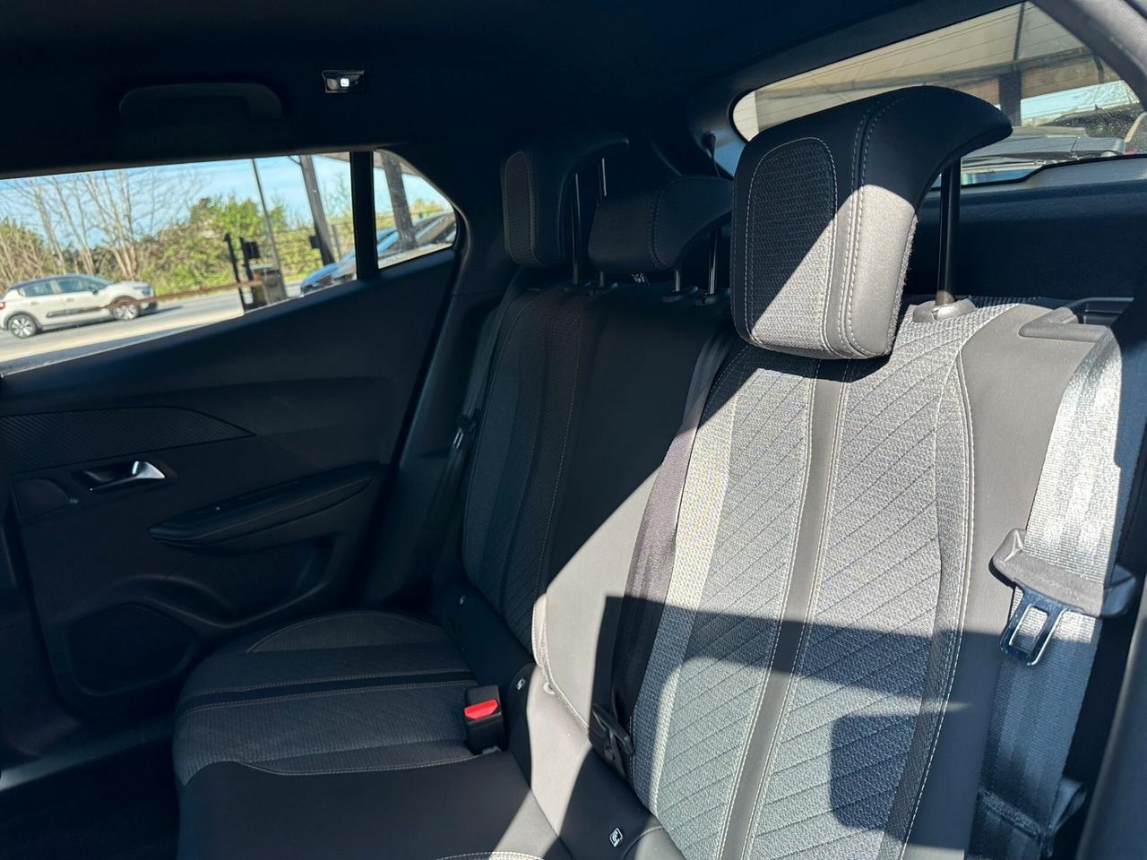 Peugeot 2008 Hybrid 145 e-DCS6 Allure