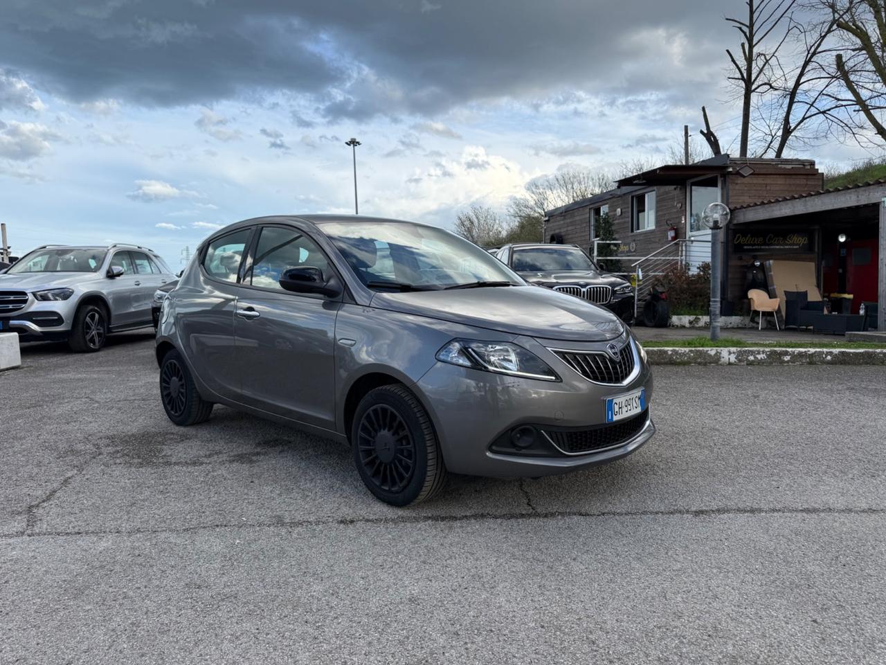 Lancia Ypsilon 1.0 FireFly 5 porte S&S Hybrid Ecochic Silver