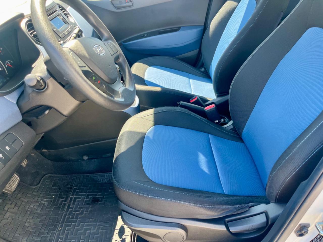 Hyundai i10 1.0benz 2015 64.000km cambio automatico perfetta