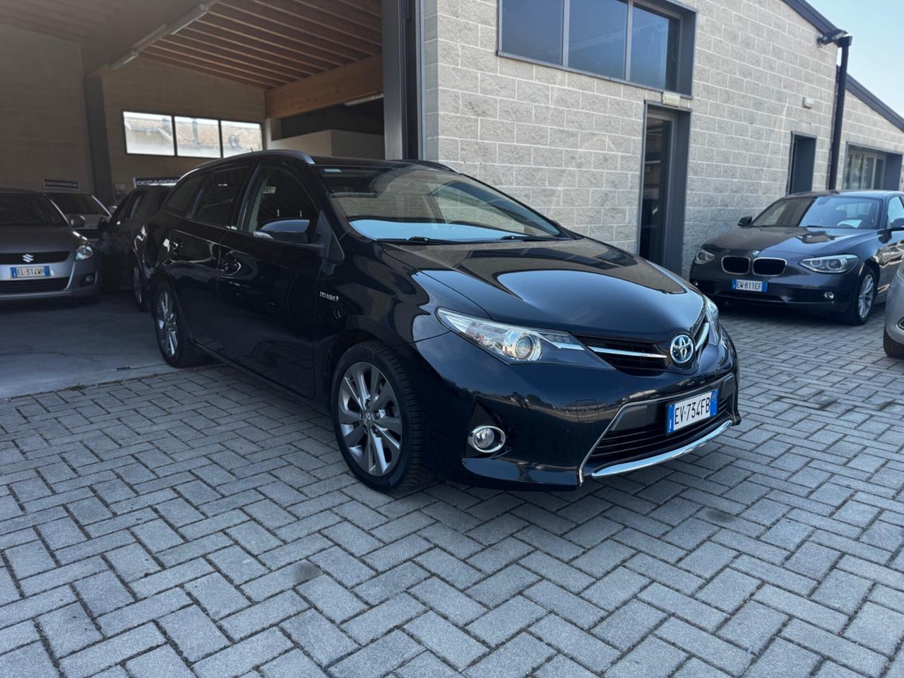 Toyota Auris Touring Sports 1.8 Hybrid Lounge