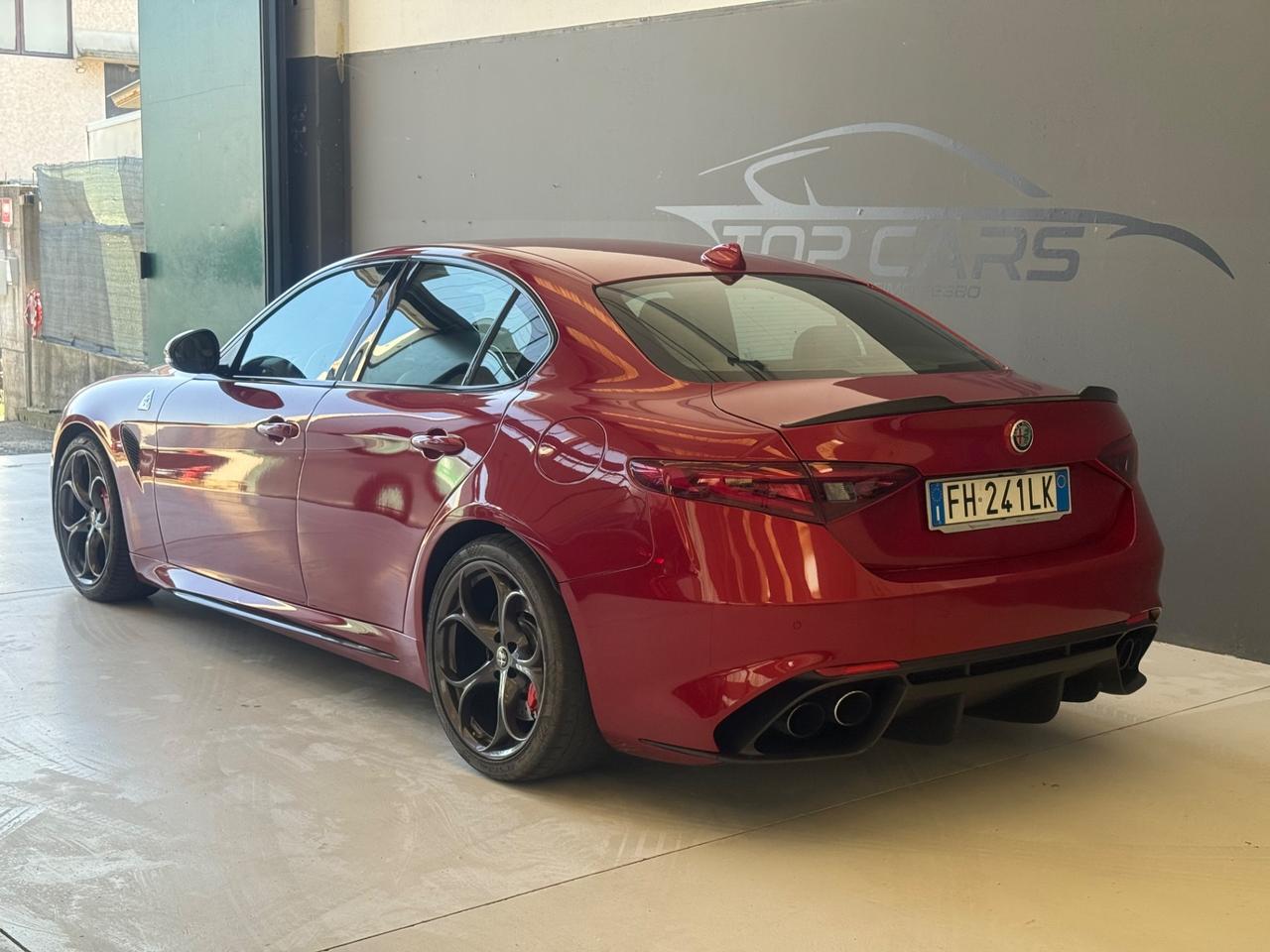 Alfa Romeo Giulia 2.9 V6 Bi-Turbo AT8 Quadrifoglio