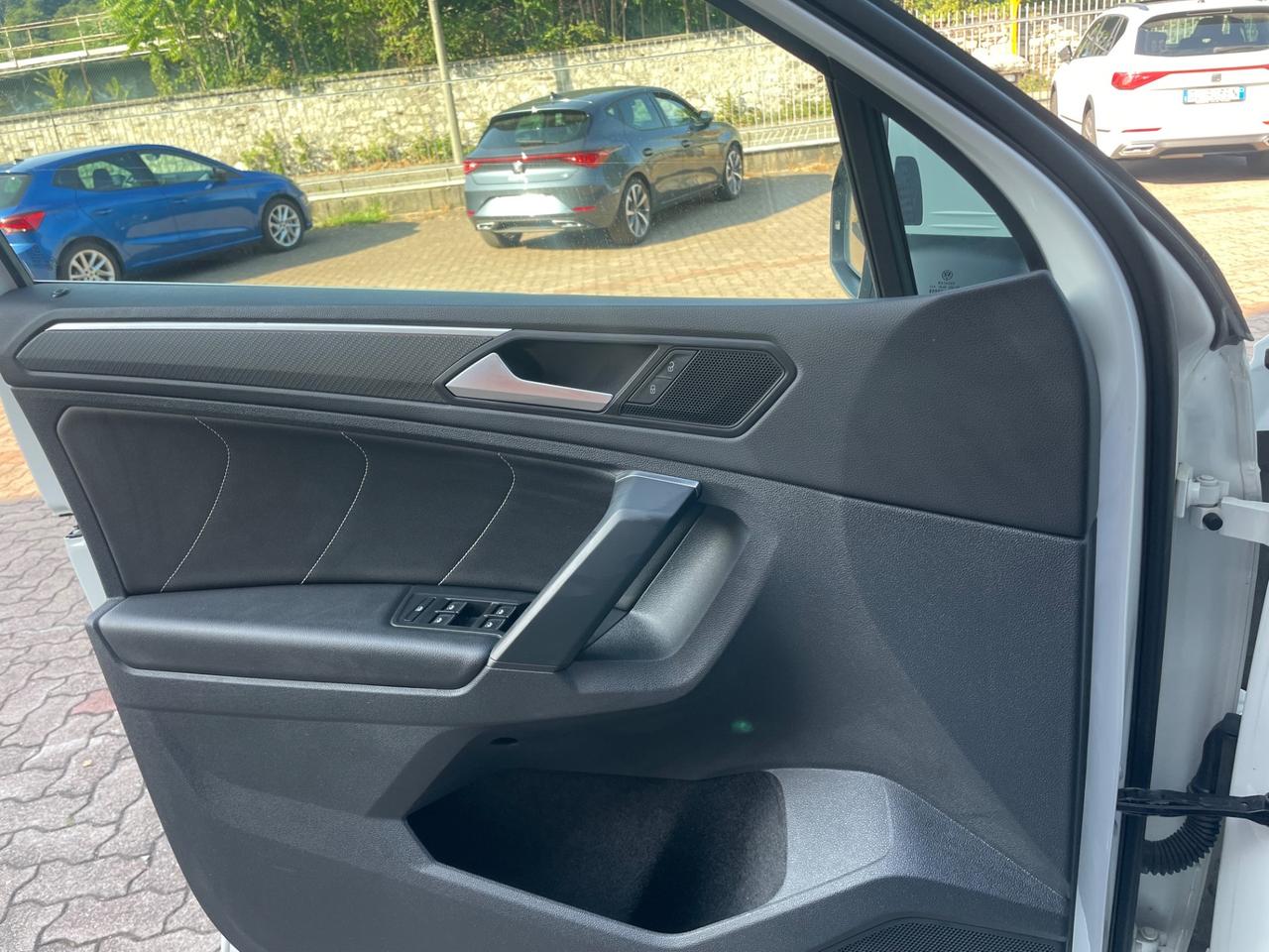 Volkswagen Tiguan 2.0 TDI 150 CV SCR DSG R-Line
