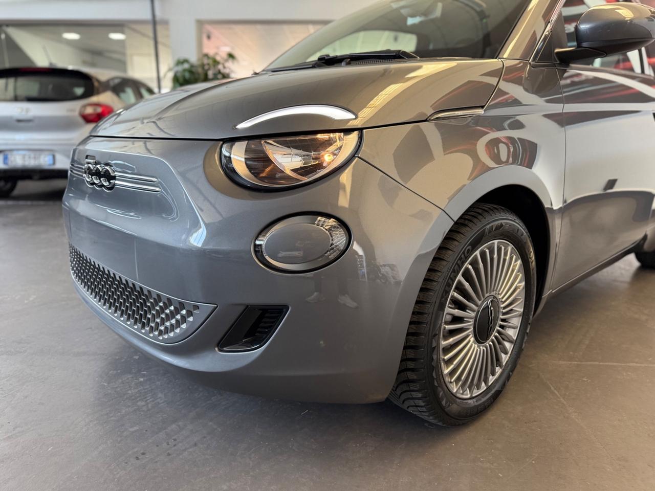 Fiat 500e Berlina 42 kWh La Prima NEOPATENTATI