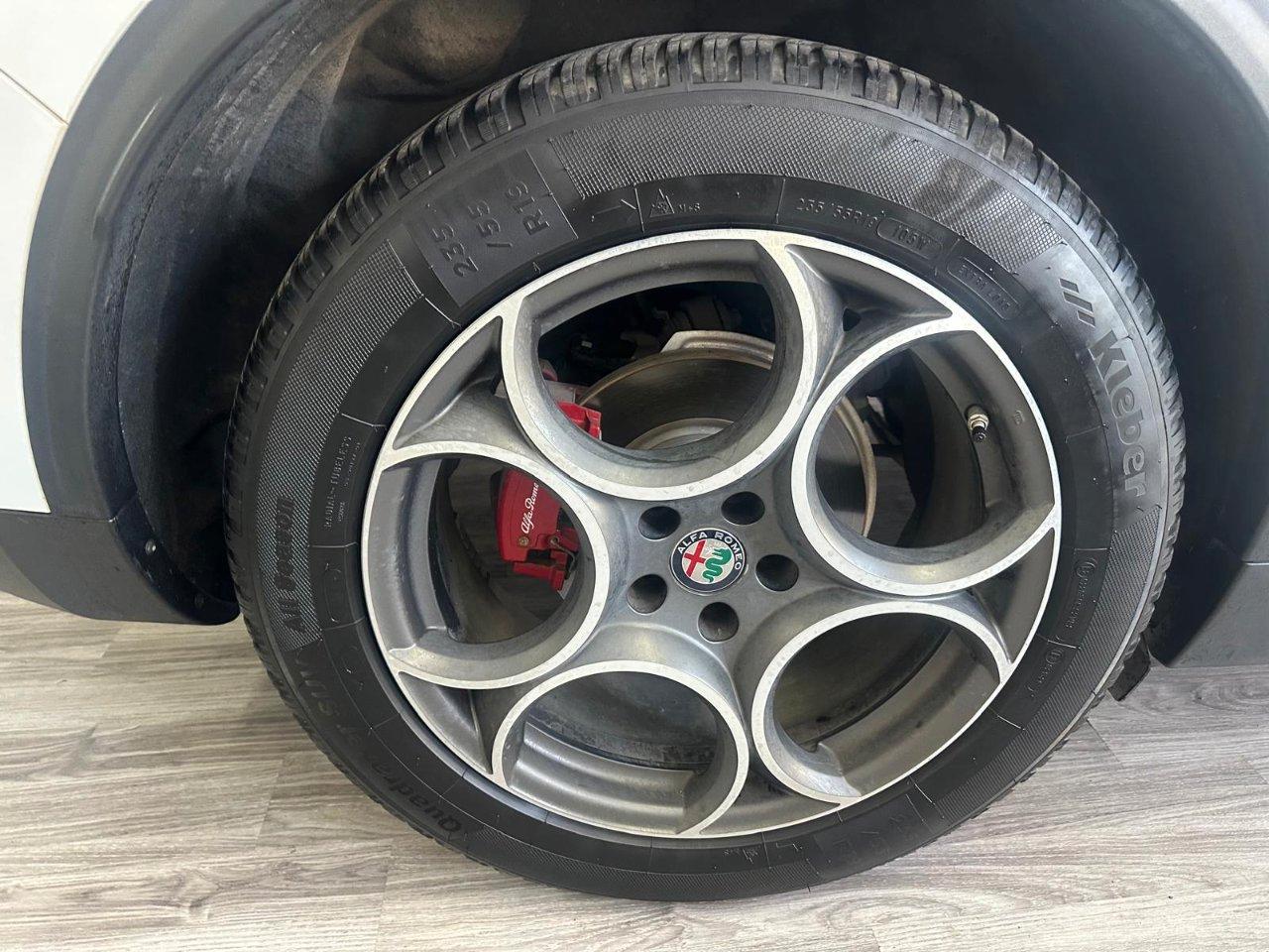 Alfa Romeo Stelvio 2.2 t Sport Tech rwd 160cv auto