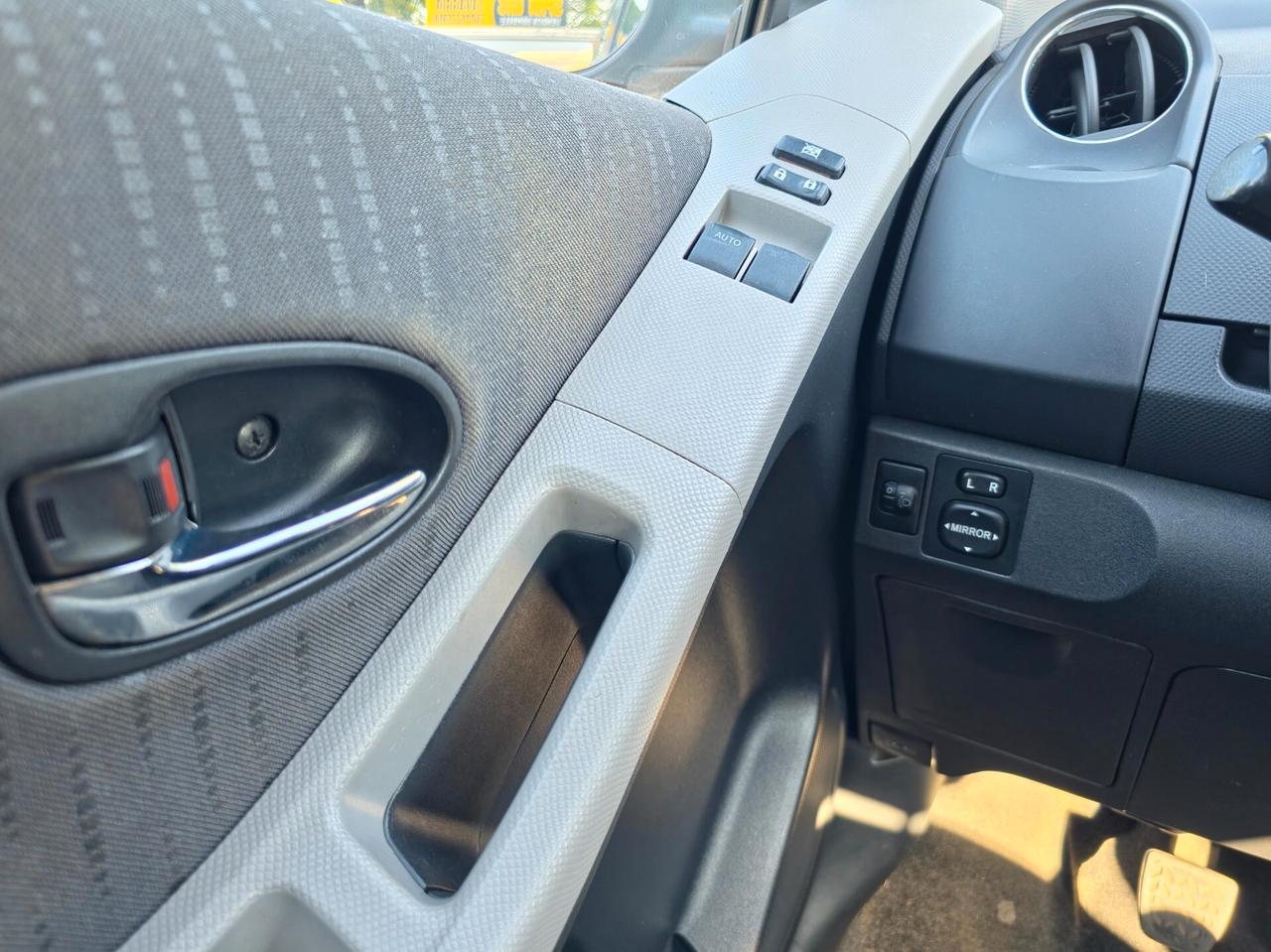 Toyota Yaris 1.4 D-4D DPF 5 porte CV-90 E4 Manuale NEO 2009