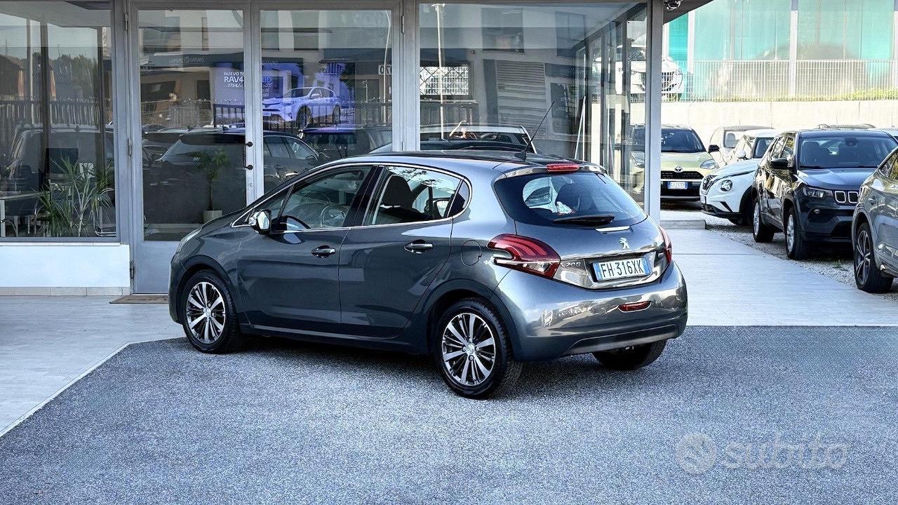 Peugeot 208 5 Porte 1.2 Benzina 82CV E6 Neo - 2017