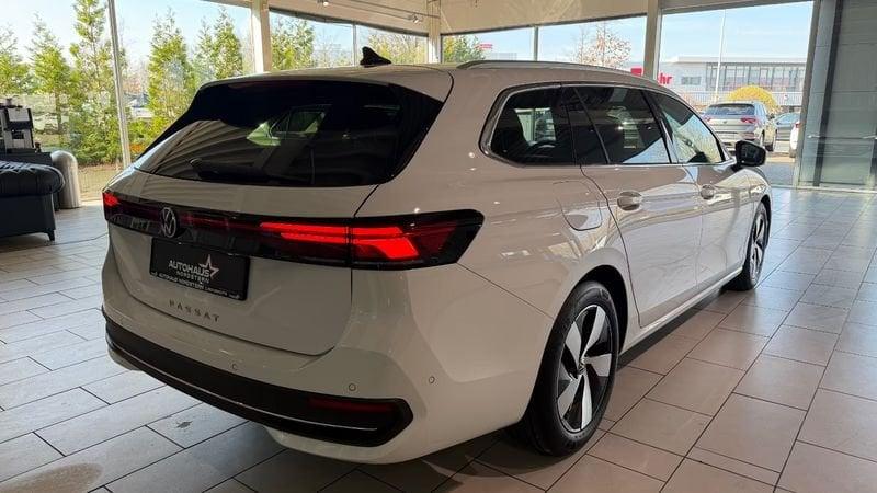 Volkswagen Passat Variant 2.0 TDI SCR EVO 110kW Business DSG Camera 360° LED 17"