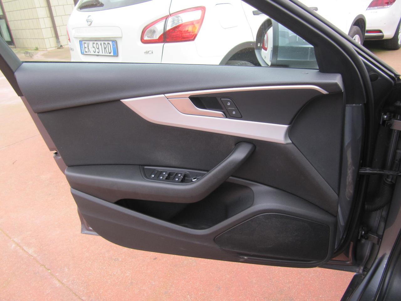 Audi A4 Avant 2.0 TDI 122 CV Business