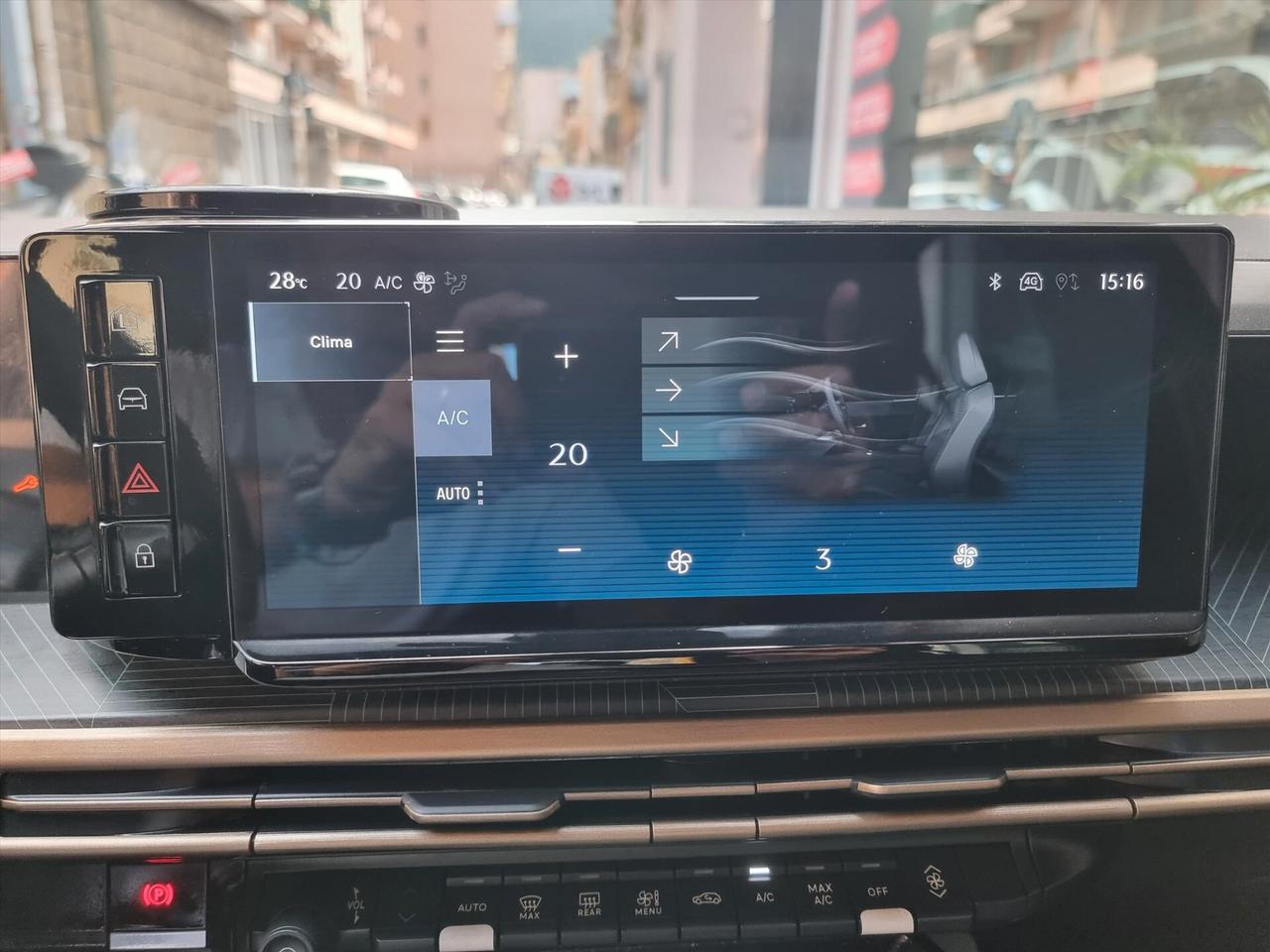 Lancia Ypsilon Hybrid e-DCT Edizione Cassina