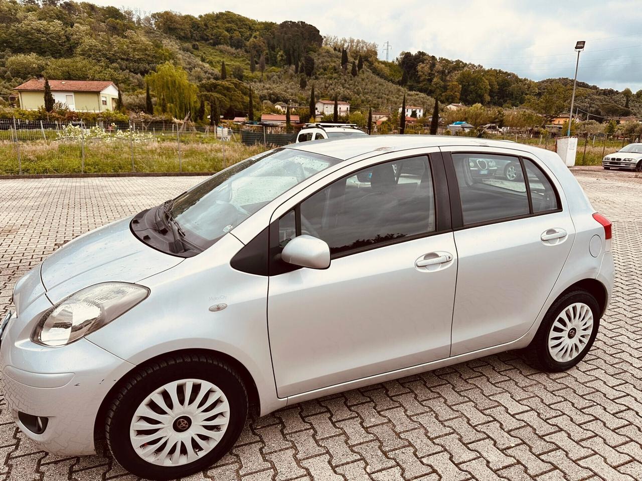 Toyota Yaris 1.4 D-4D CAMBIO AUTOMATICO DPF 5 porte Sol