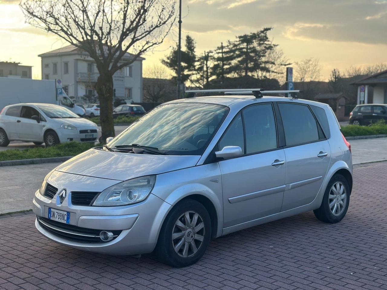 Renault Scenic Scénic 1.9 dCi/130CV Serie Speciale PlayStation Portable
