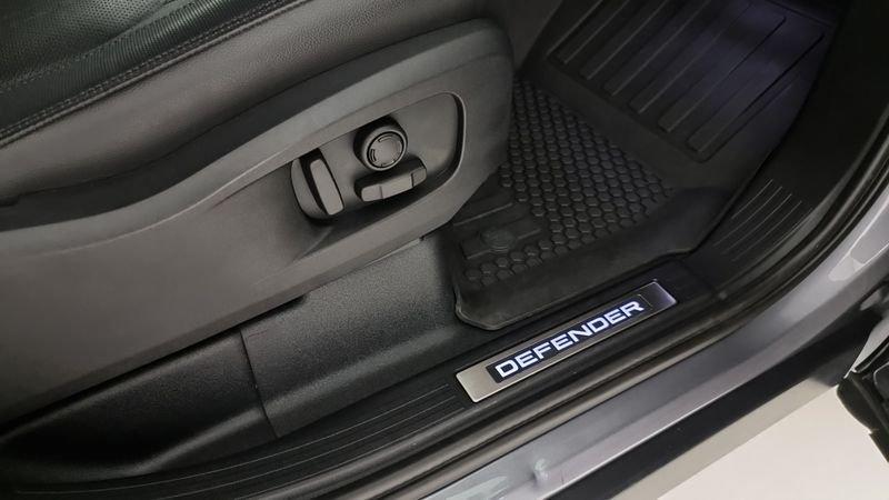 Land Rover Defender 110 3.0D I6 250 CV AWD Auto X-Dynamic SE