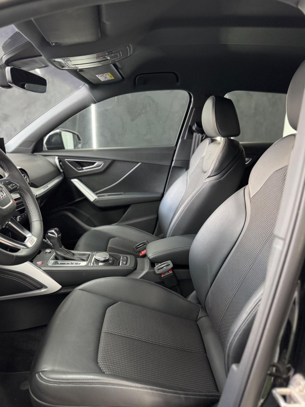 Audi Q2 SQ2 TFSI quattro S tronic sport attitude