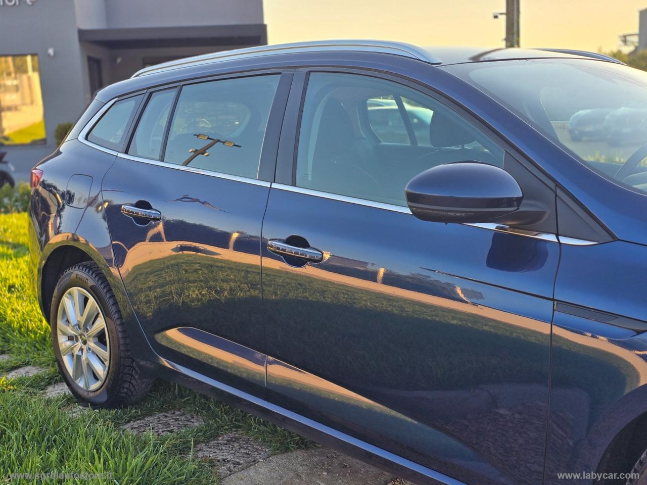 RENAULT Mégane Sporter Blue dCi 115CV EDC Bus.