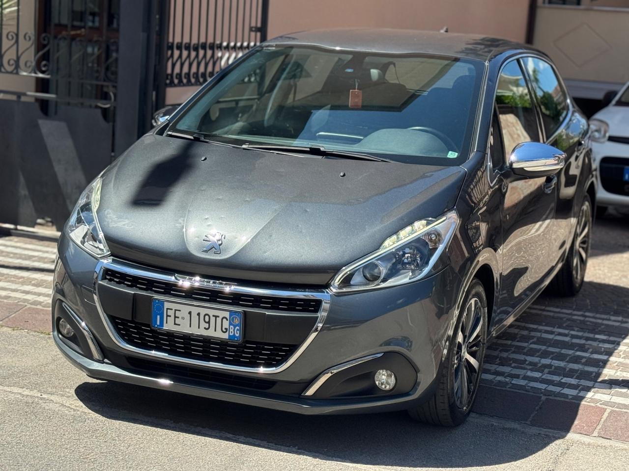 Peugeot 208 PureTech 82 5 porte Allure