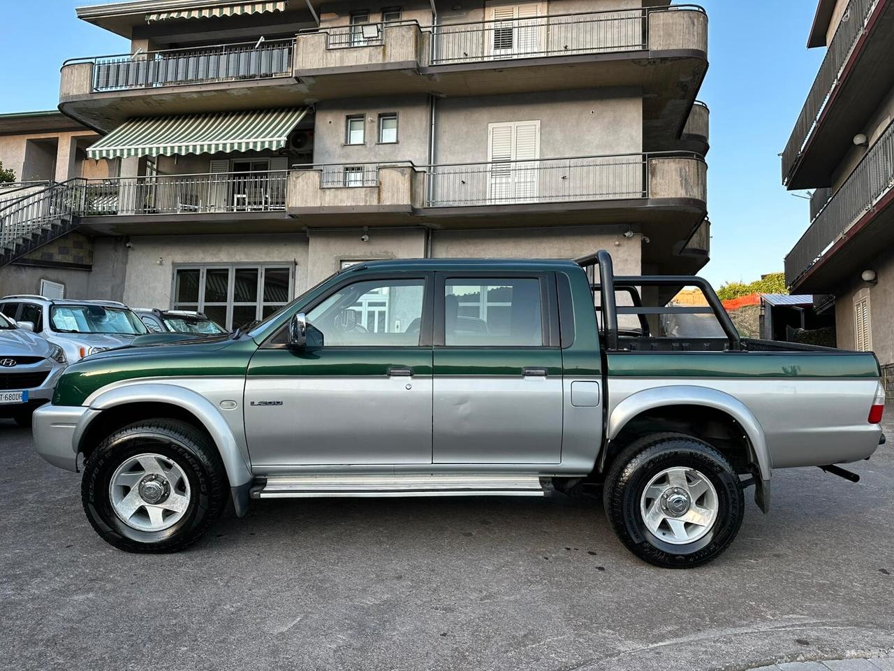 Mitsubishi L200 2.5 TDI 4WD Club Cab Pick-up GLS