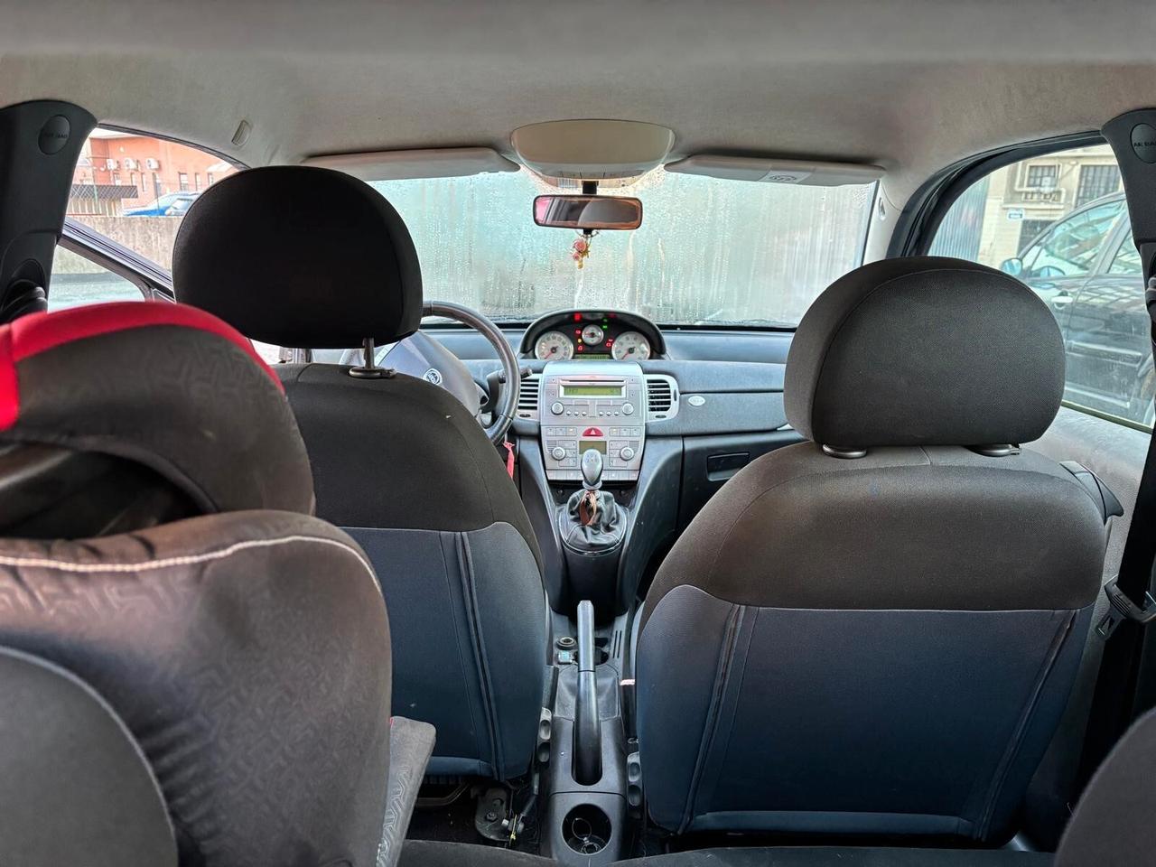 Lancia Ypsilon 1.2 Platino