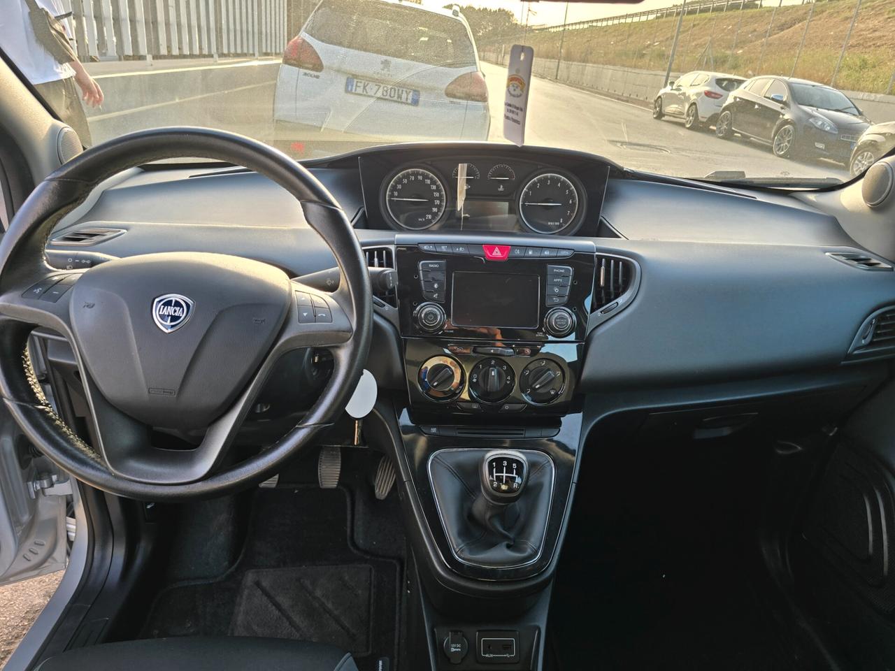 Lancia Ypsilon 0.9 TwinAir 85 CV 5 porte Metano Ecochic Platinum