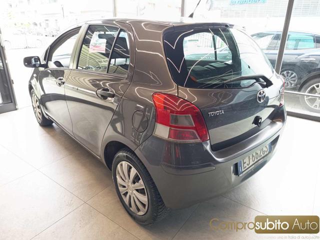 TOYOTA Yaris 1.0 5 porte Sol