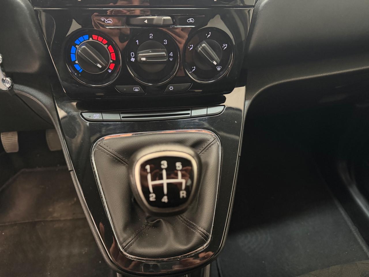 Lancia Ypsilon 1.2 Benzina Opening Edition