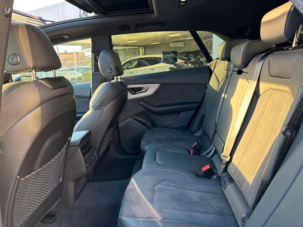 Audi Q8 S line esition 286 cv 2025/ 12.000 KM IVA ESPOSTA Tua a soli 849 Euro al mese