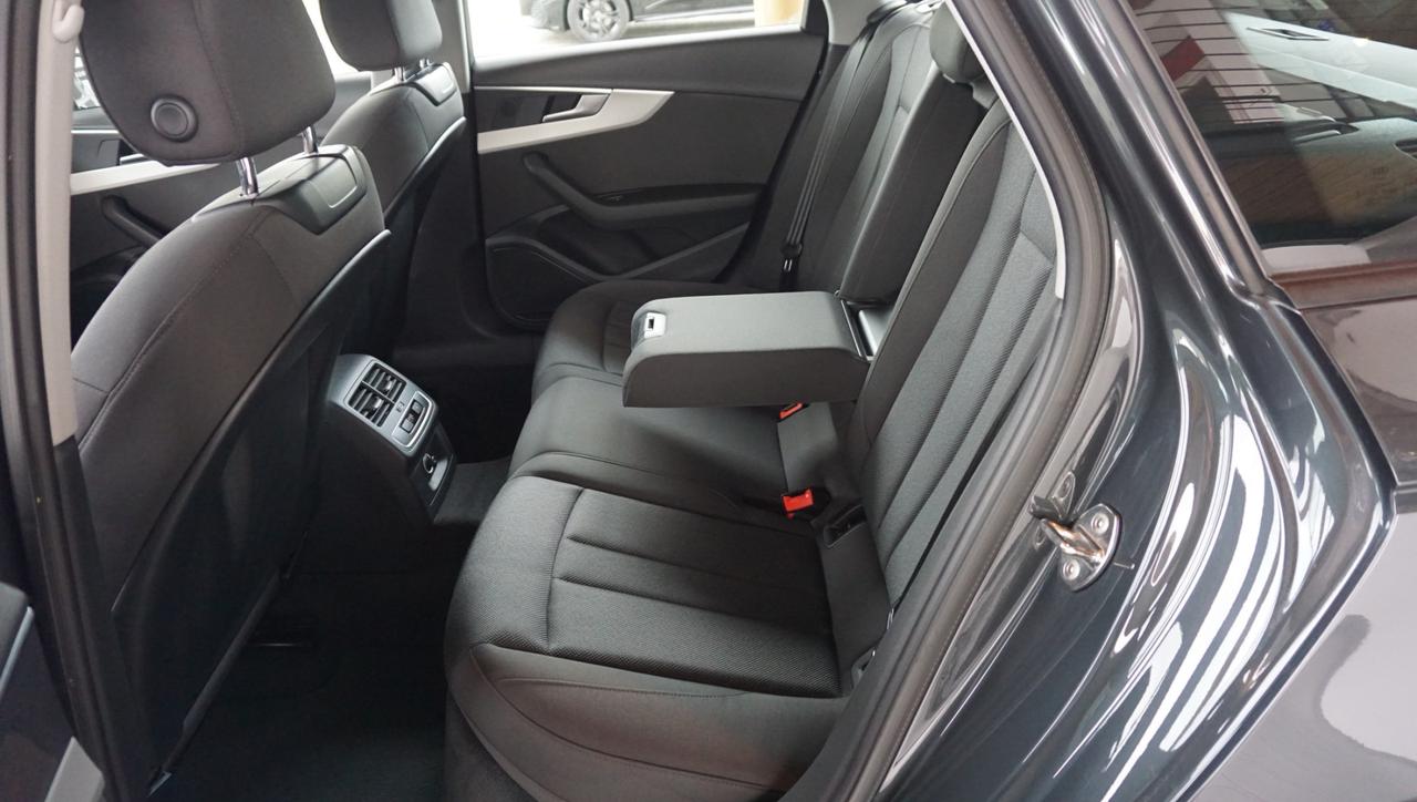 Audi A4 Avant 30 2.0 tdi Business 122cv s-tronic my16