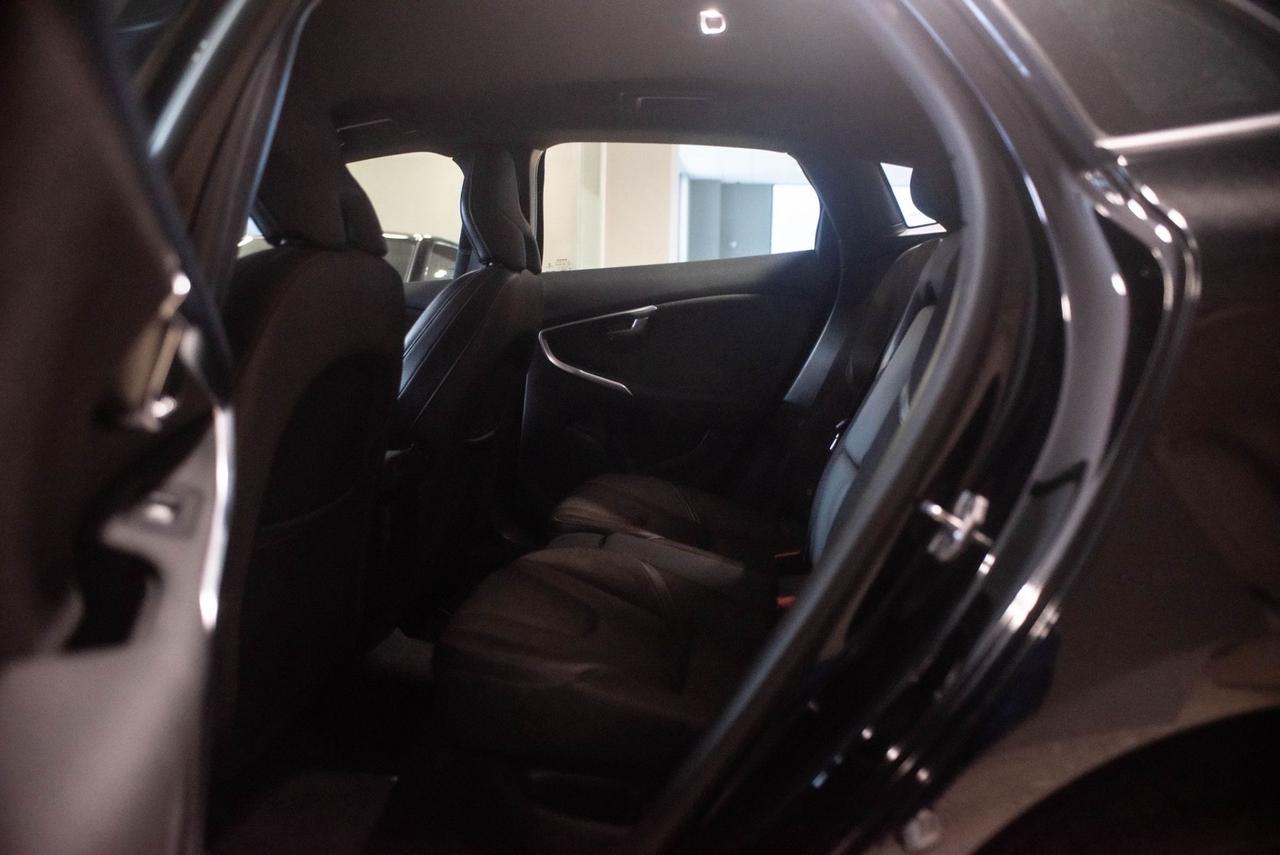 Volvo V40 D2 'eco' Geartronic Momentum