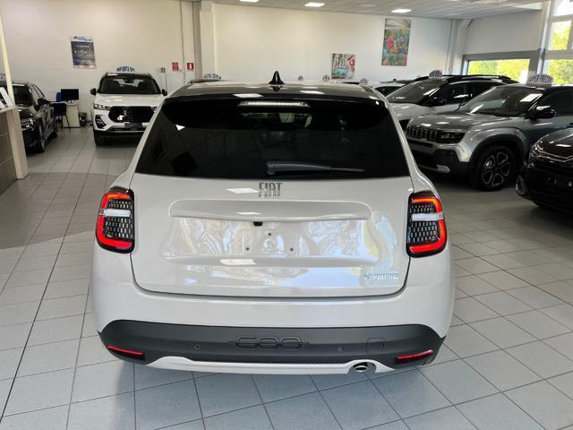 FIAT 600 Hybrid DCT MHEV La Prima KM0