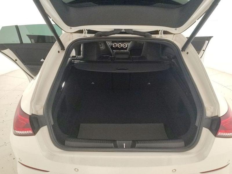 Mercedes-Benz CLA Shooting Brake 180 d Sport auto
