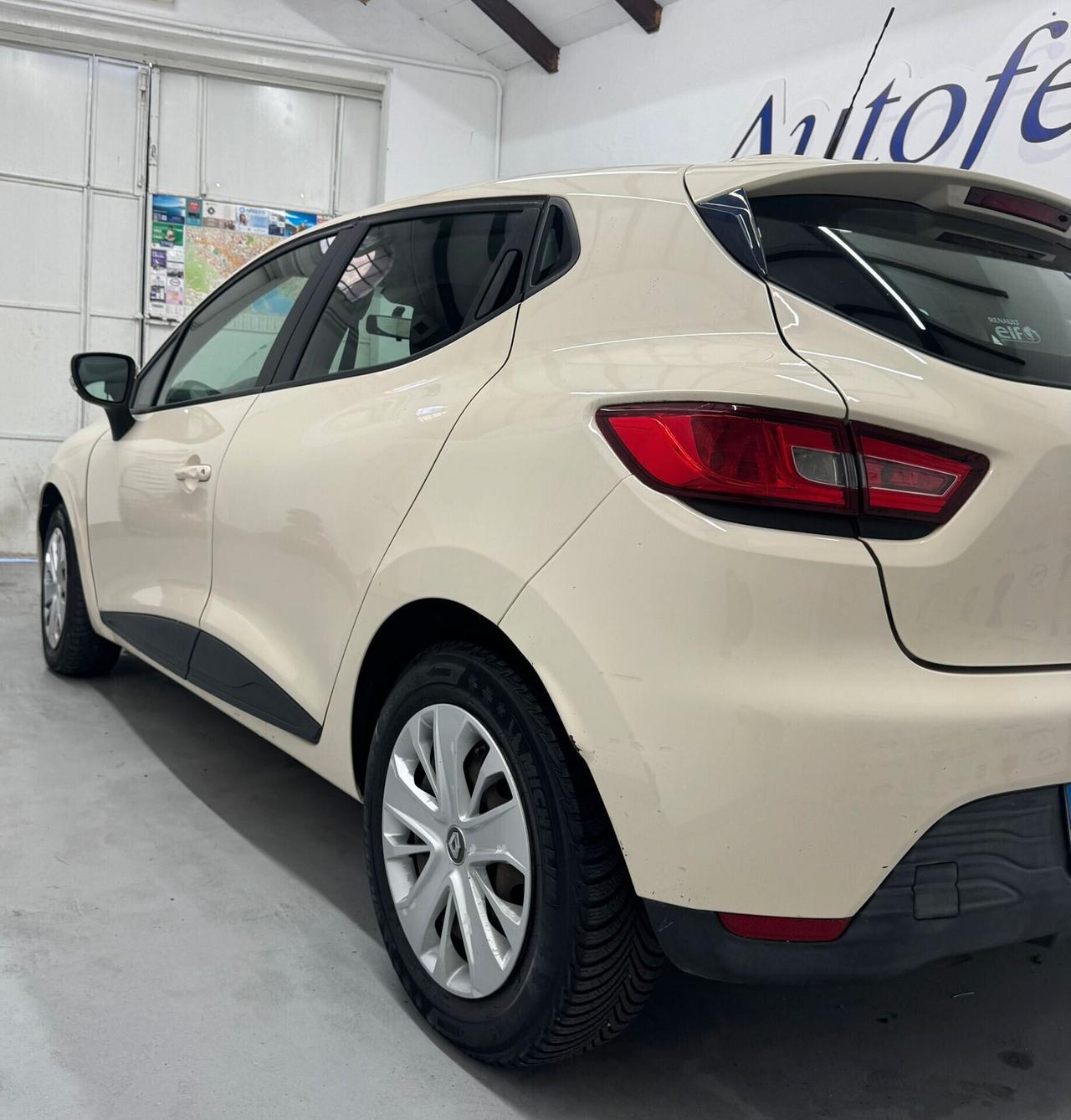 Renault Clio dCi 8V 75 CV Start&Stop 5 porte Energy Duel