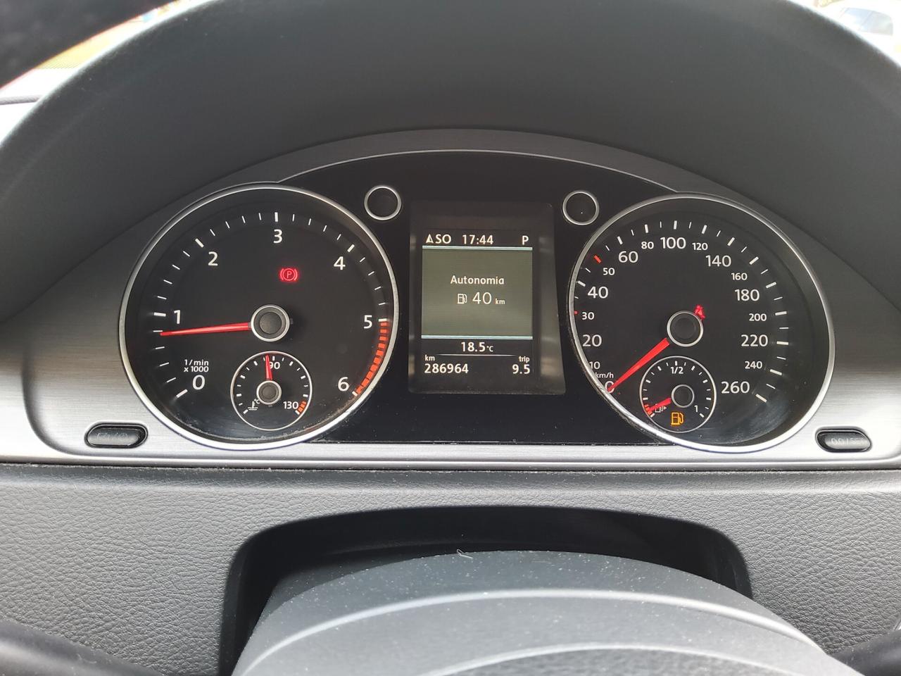 Volkswagen Passat Var. Bs. 1.6 TDI DSG Comf. BMT