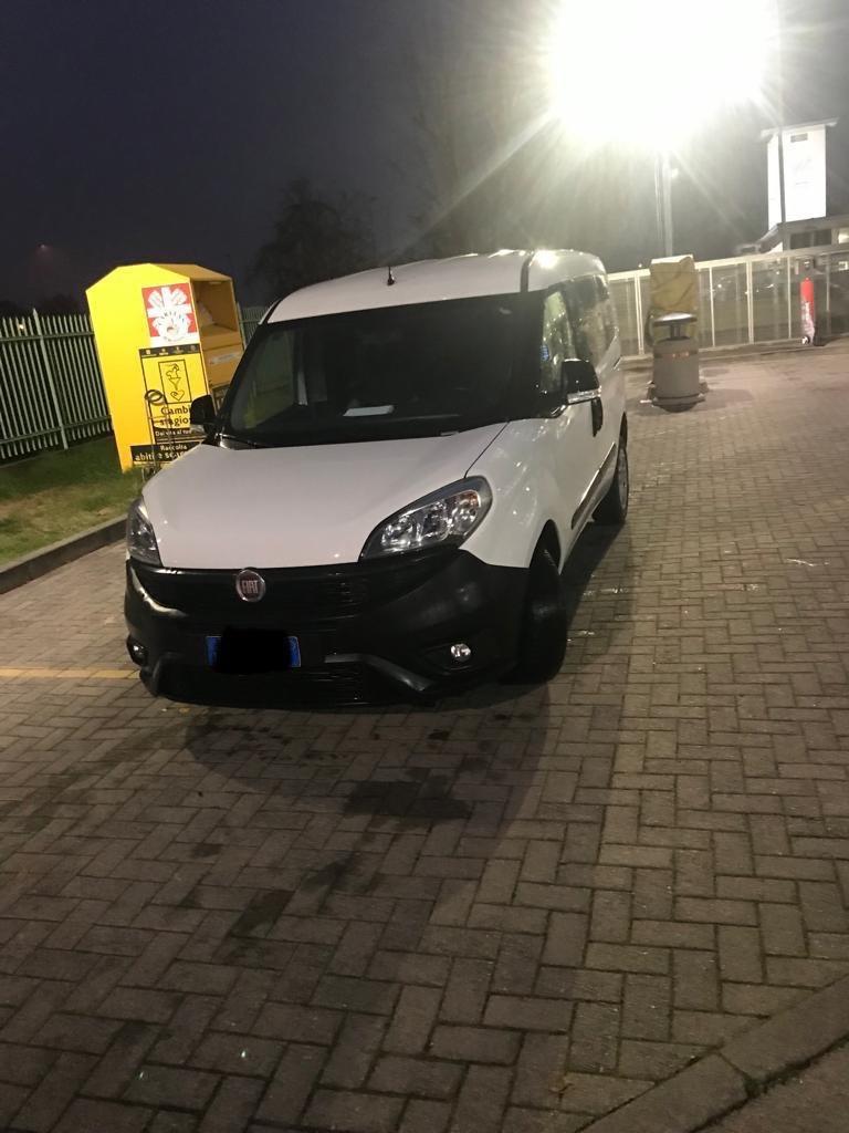 Fiat Doblo COMBI 5 POSTI DOPPIA PORTA SCORREBOLE