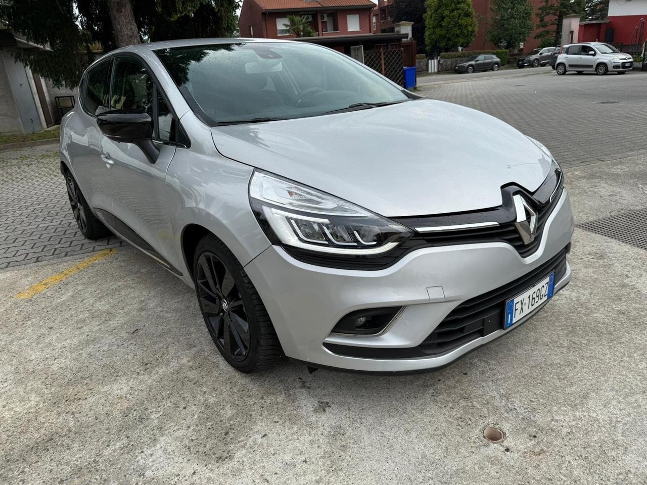 Renault Clio 5 porte Moschino 23200km neopatentati