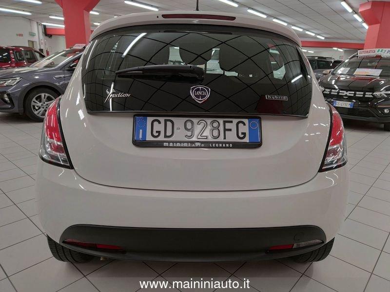 Lancia Ypsilon 1.0 70cv Hybrid Ecochic Silver