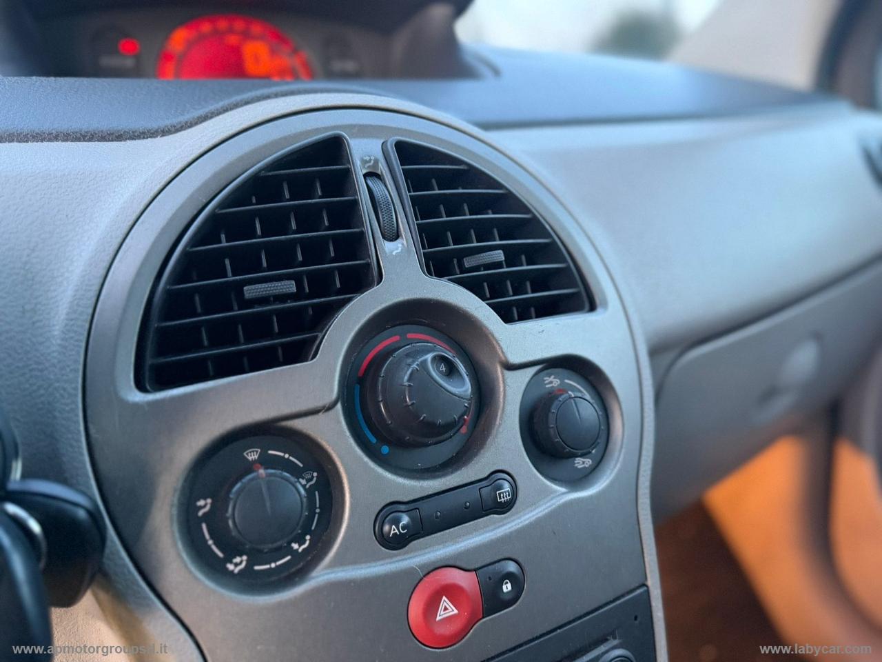 RENAULT Modus 1.2 16V Dynamique