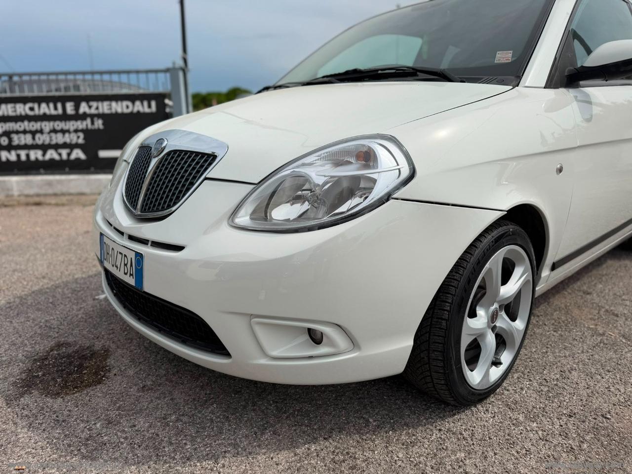 LANCIA Ypsilon 1.4 16V Platino AUTOMATICA