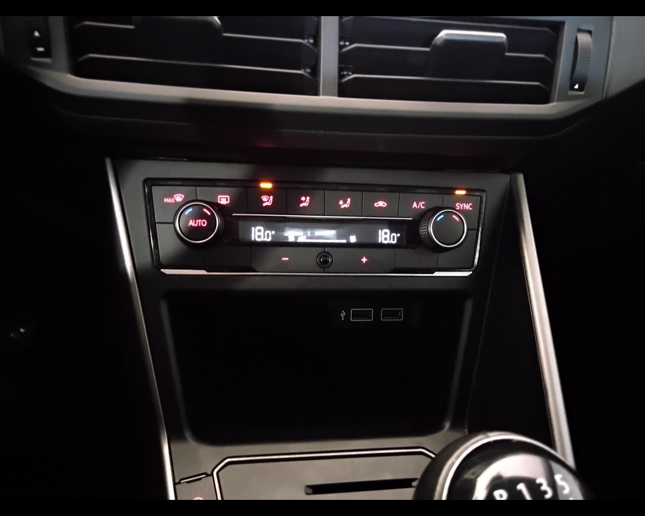 VOLKSWAGEN Polo VI 2017 - Polo 5p 1.0 mpi Comfortline 75cv