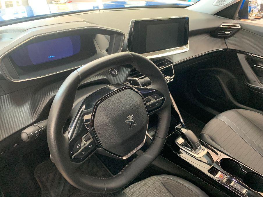 Peugeot 2008 PureTech 130 S&S EAT8 Allure