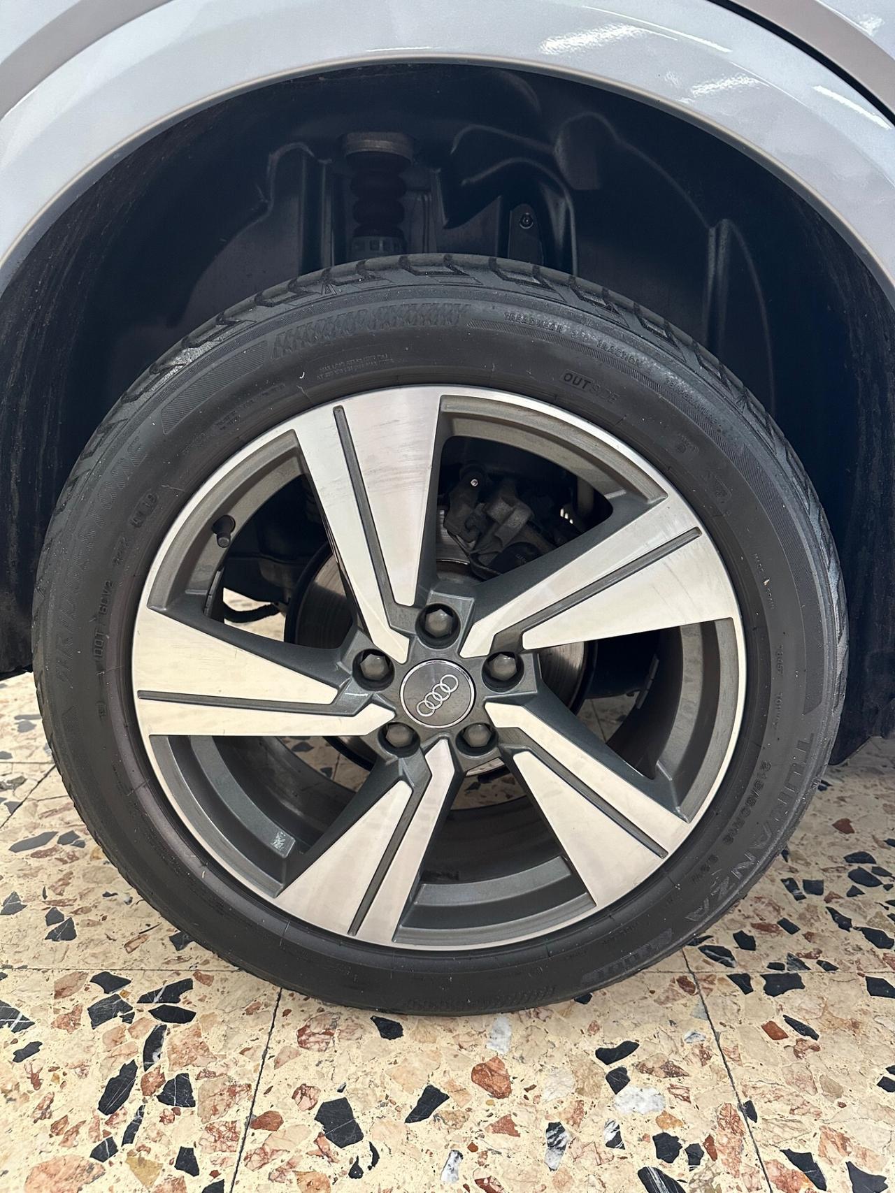 Audi Q2 30 TDI S line Edition