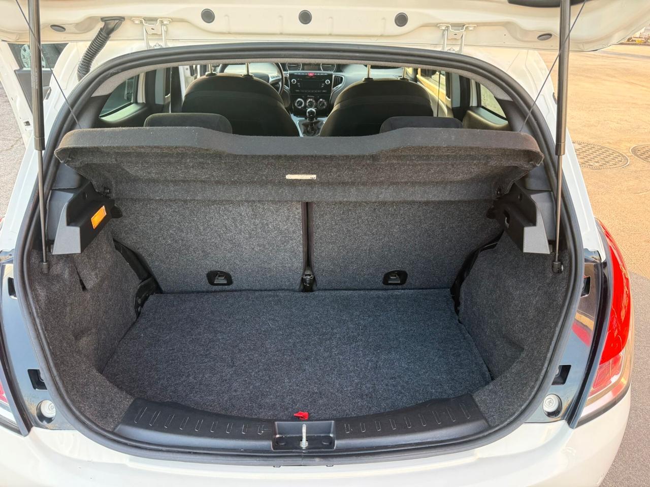 Lancia Ypsilon 0.9 TwinAir METANO 2013