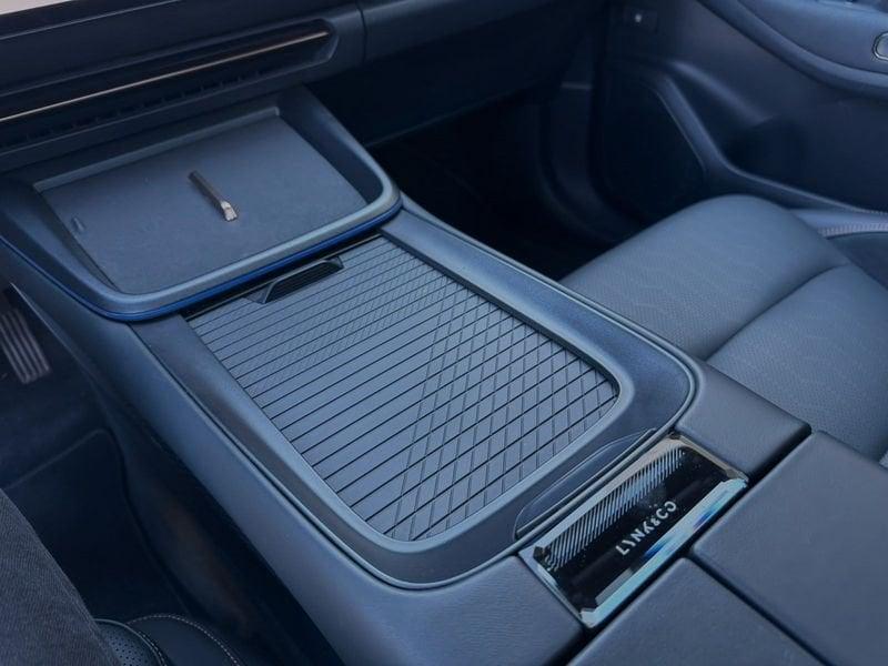 Lynk & Co 08 1.5 Plug-In 349 CV Automatica NAVI TETTO LED More