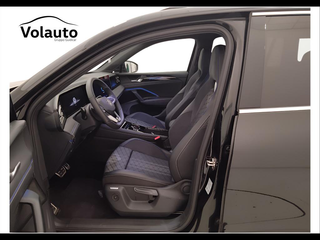 VOLKSWAGEN Tiguan III 2024 - Tiguan 2.0 tdi R-Line 150cv dsg