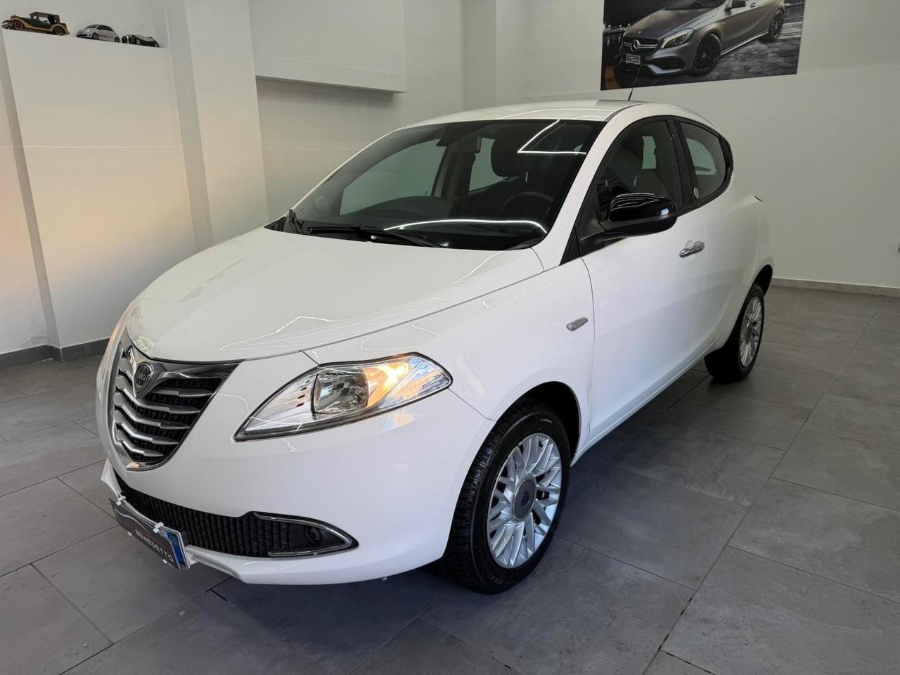 Lancia Ypsilon 0.9 TwinAir 85 CV Ecochic Gold 2015