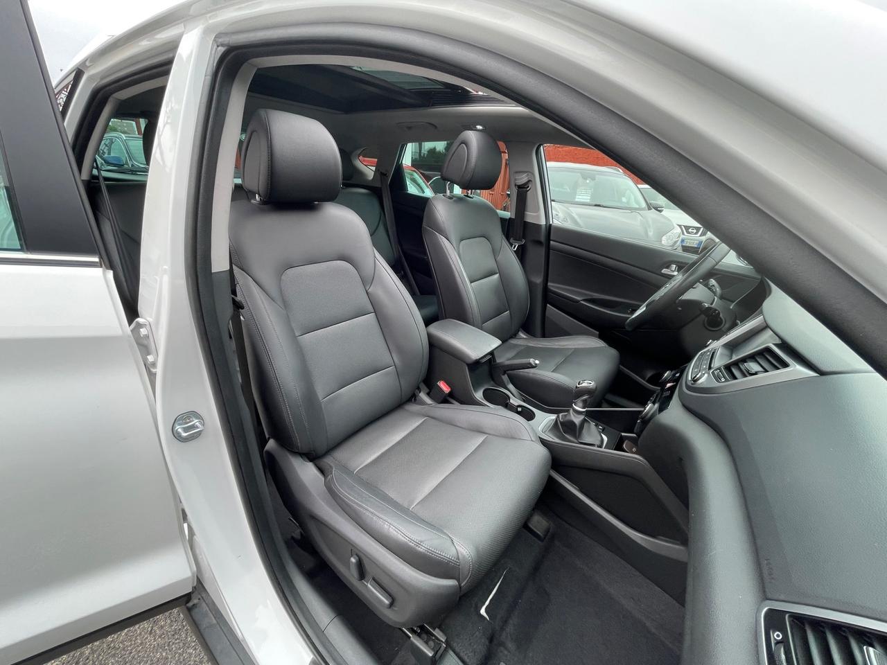 Tucson 1.7 CRDi- Sound Edition-pelle-tetto-unipro-